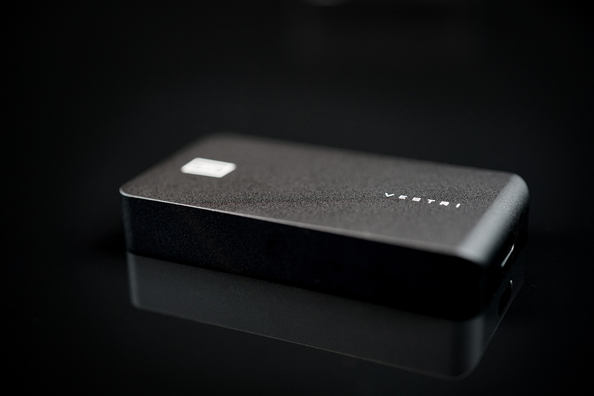 Schiit Vestri 正式登場！Mesh™ 便攜 DAC 鋁玻璃機身 + 永恆屏幕，$99 USD 預購中