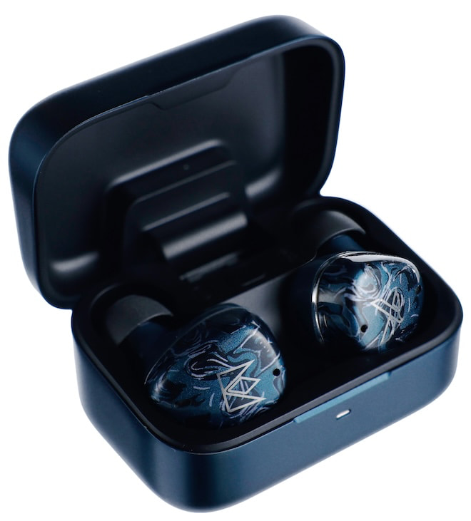 Noble Audio Osprey 耳機及鋁合金充電盒內部