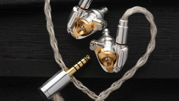 Acoustune HS2000 Air 登場 — 減重近半的可換腔體有線耳機，定價 HK$8,800